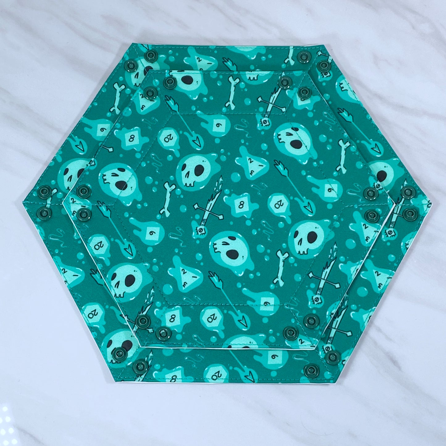 Gelatinous Cube Hex Snap Dice Tray